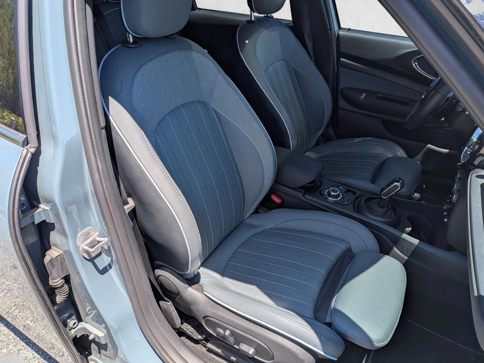 Vehicle image 21